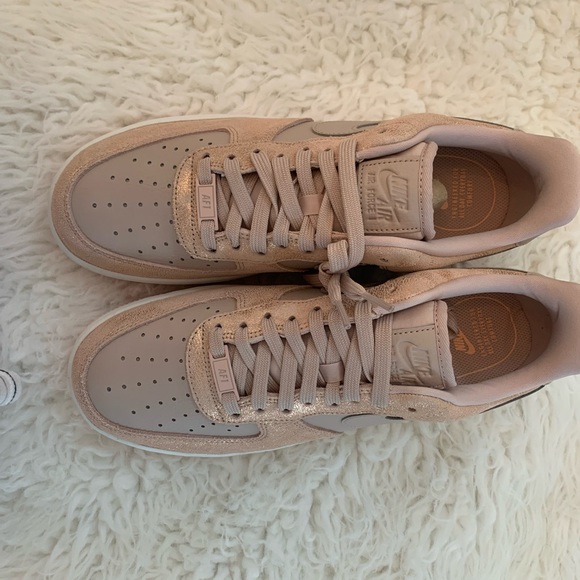 ⭐️🪩🎀BNIB🪩🎀⭐️LIMITED EDITION ROSE GOLD SPARKLE NIKE AF1s-SIZE 10 WOMENS BNEW - Picture 5 of 16